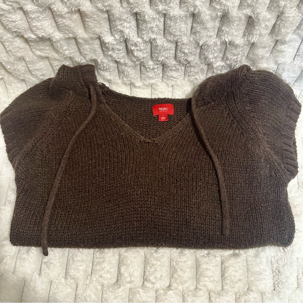 Women Chocolate V-Neck Sweater - Picture 6 of 6